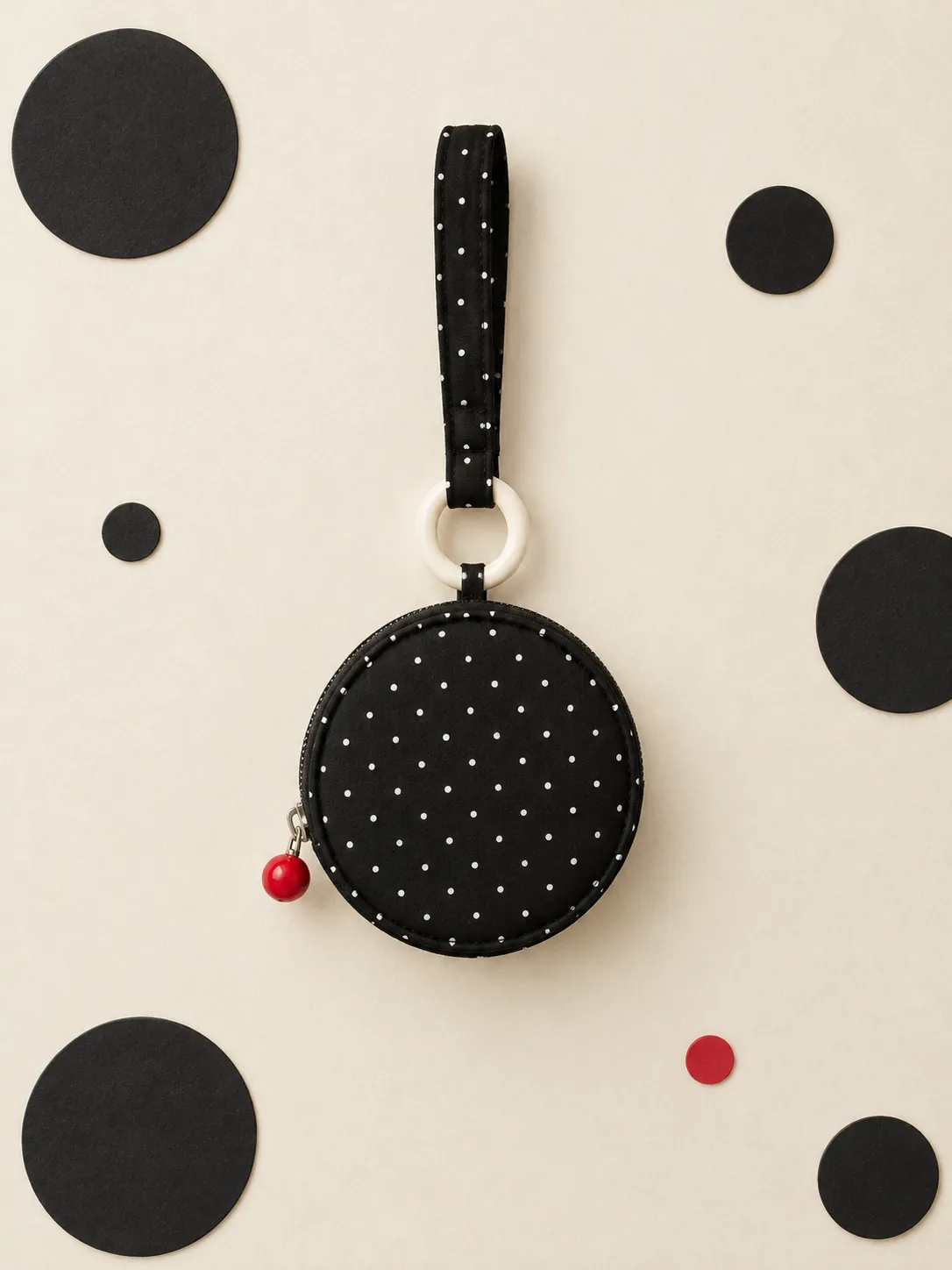 Round Pocket Pouch, on its own