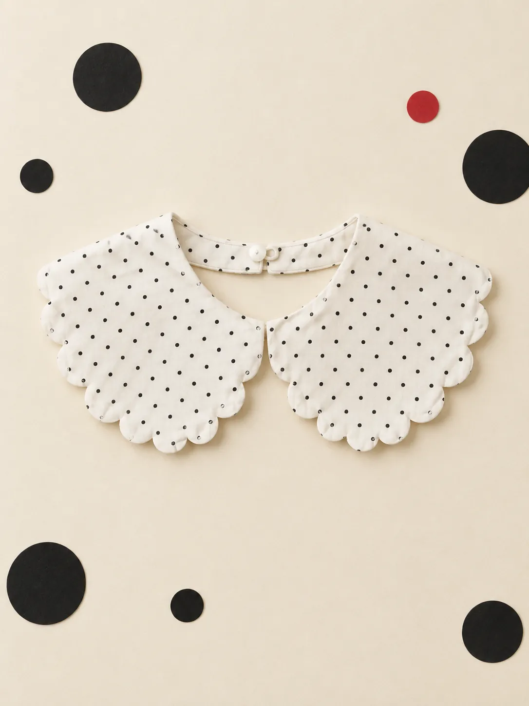Scallop Detachable Collar, on its own