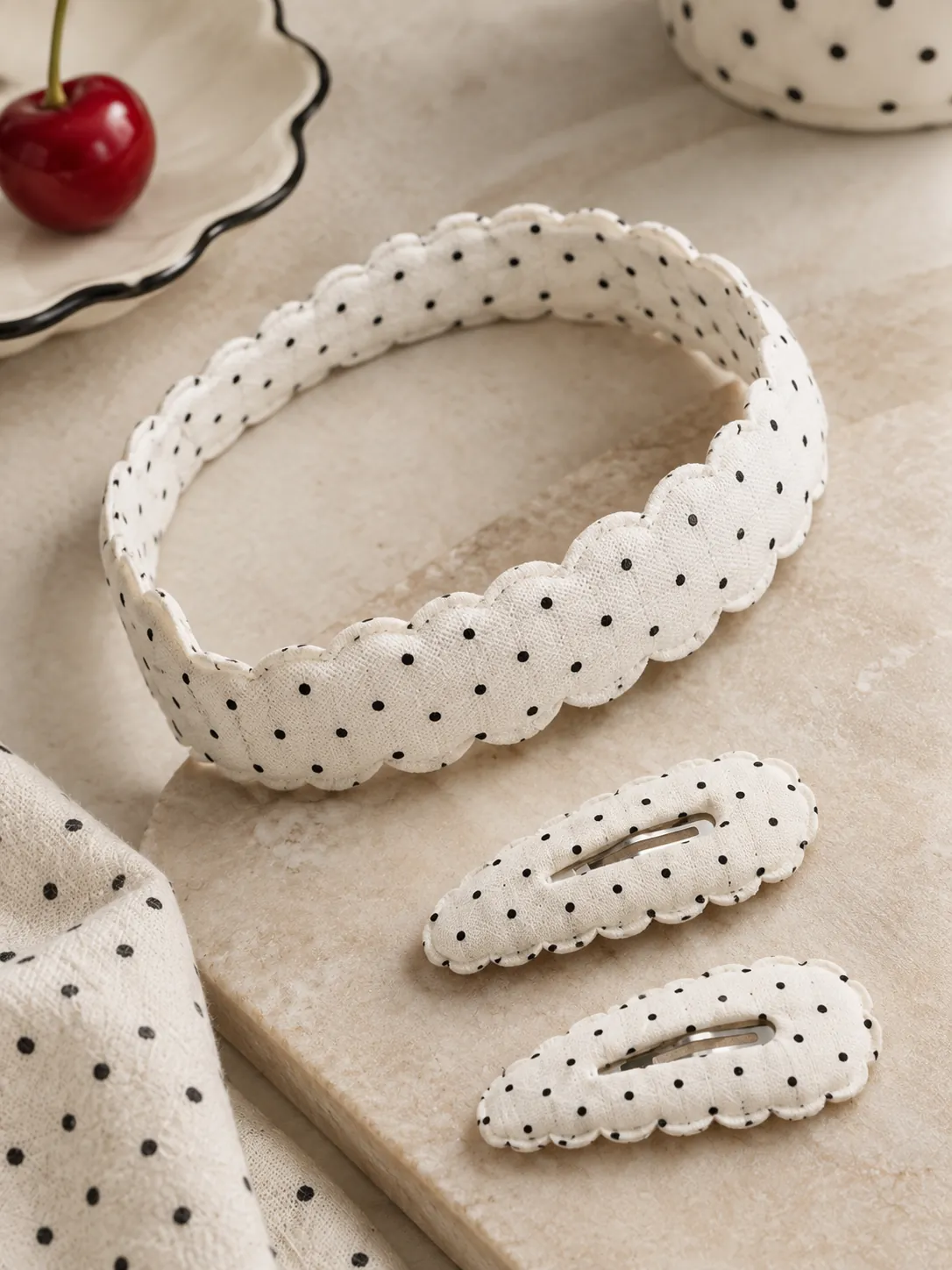 Scallop Headband & Clip Set, close-up: the scalloped edge and clips